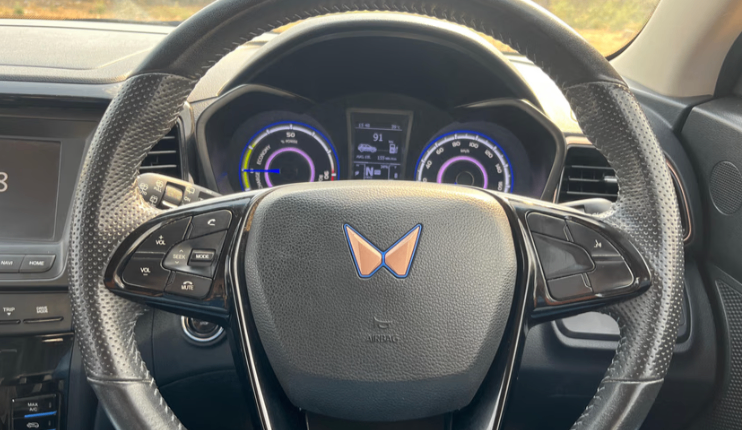 Mahindra XUV400 EV thumbnail 9