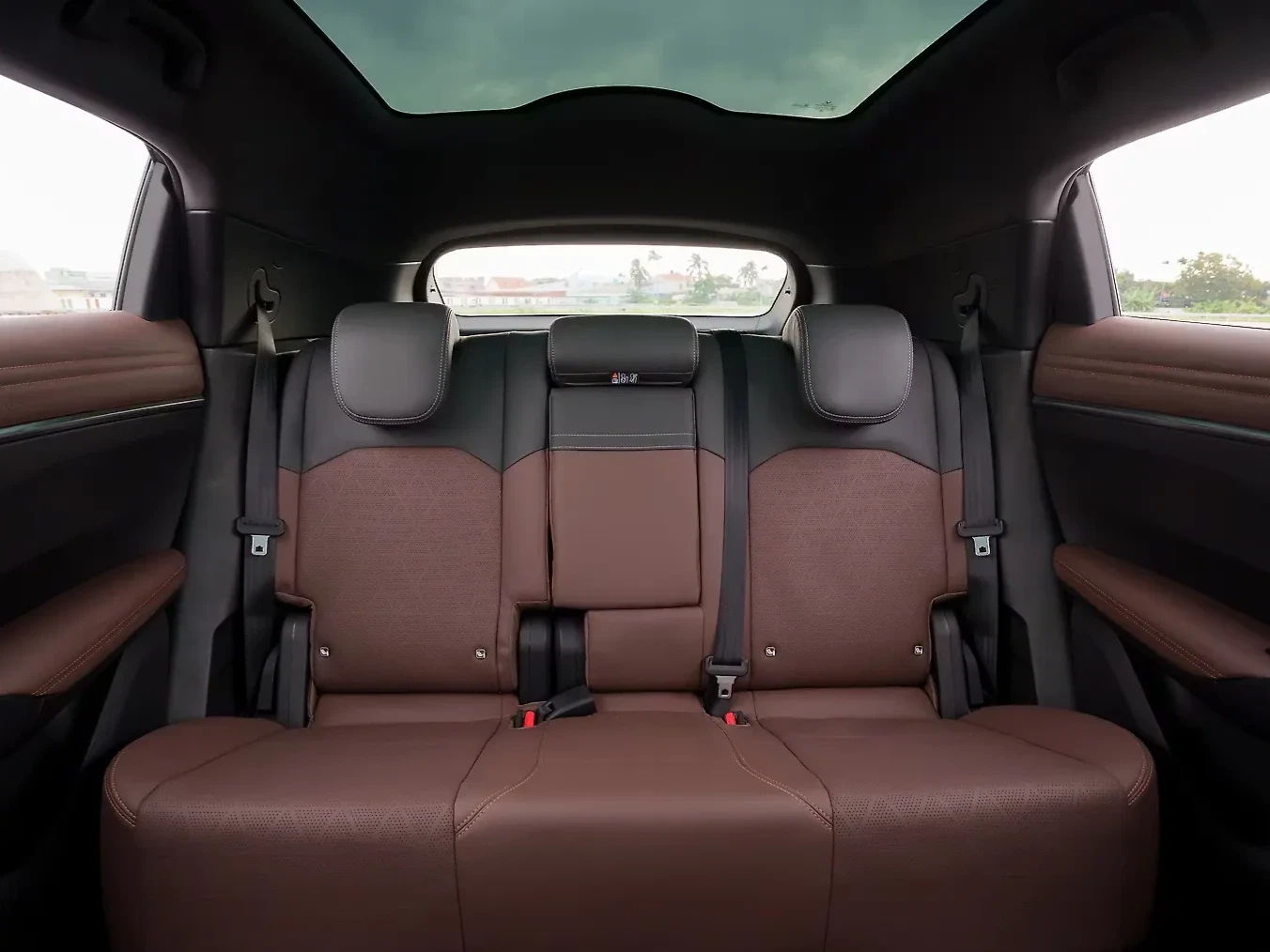 Vinfast Vf 7 thumbnail 4