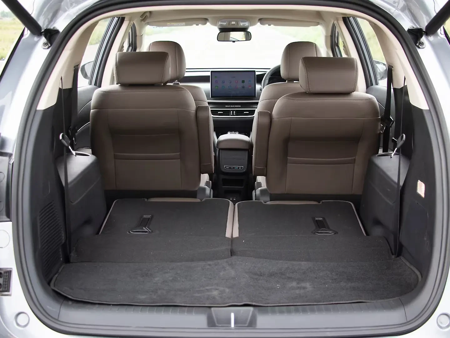 BYD eMAX 7 thumbnail 3