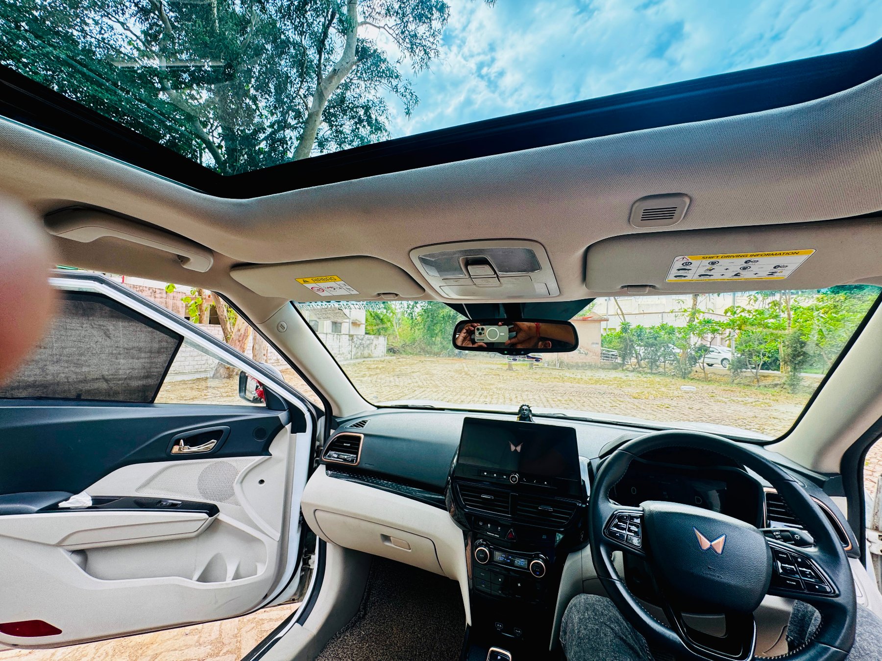 Mahindra XUV400 El Pro thumbnail 3