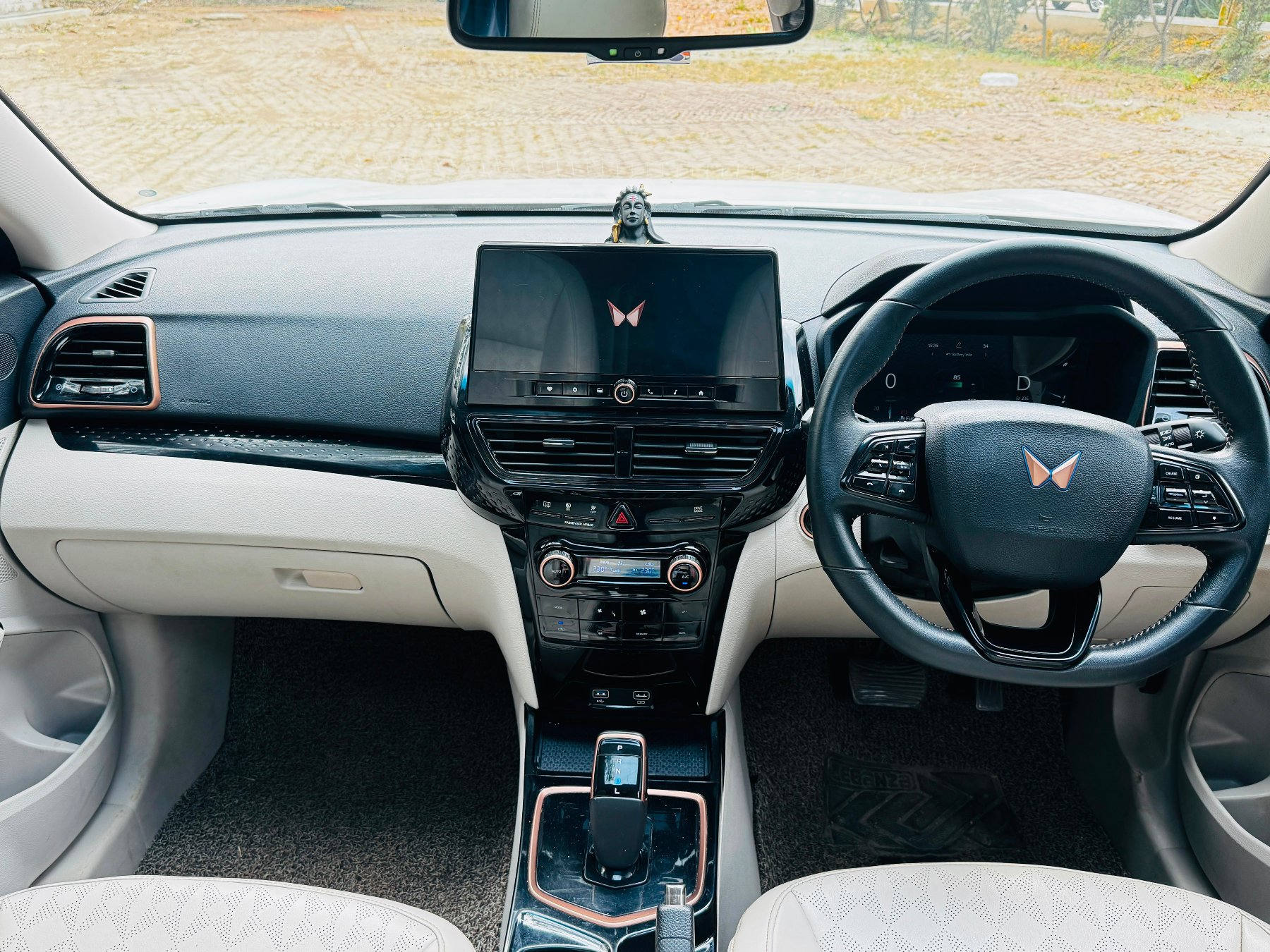 Mahindra XUV400 El Pro thumbnail 7