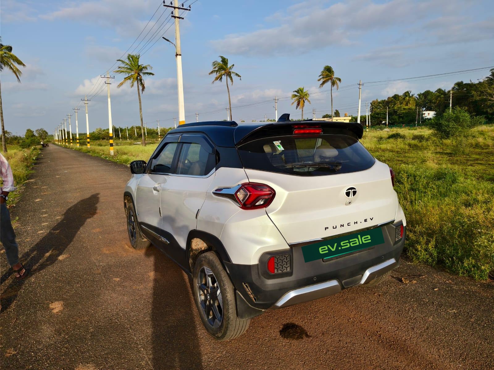 Tata Punch EV Empowered Plus S thumbnail 7