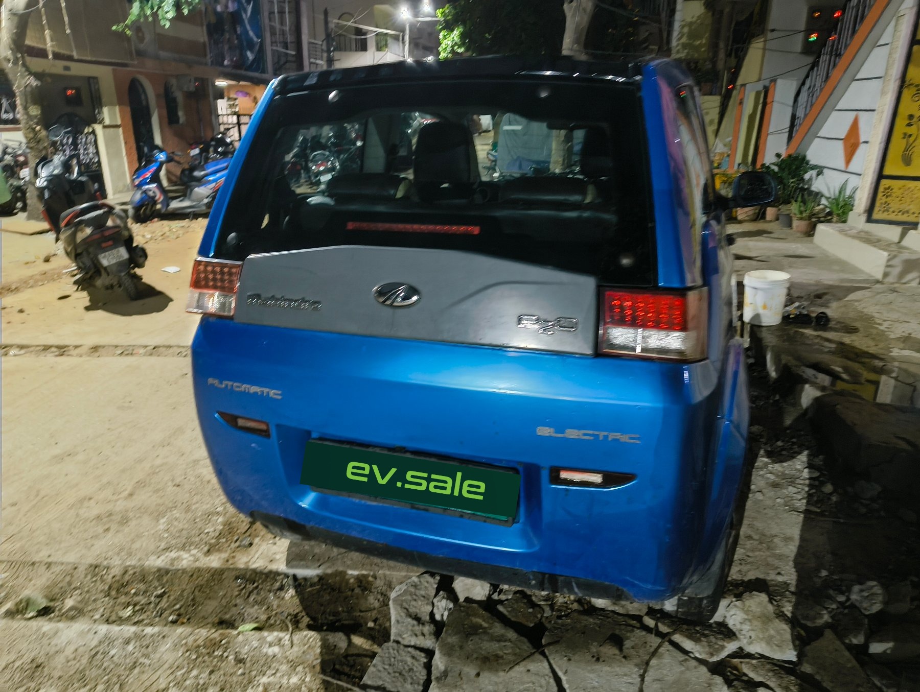 Mahindra E2O Plus P4 thumbnail 5