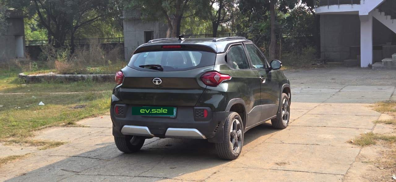 Tata Punch EV Empowered Plus S thumbnail 8