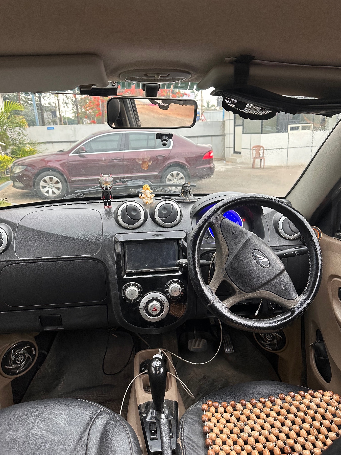 Mahindra E2O Plus P4 thumbnail 5