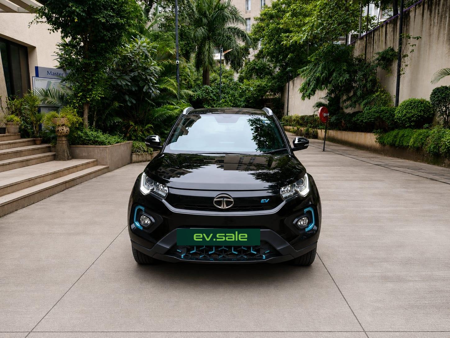 Tata Nexon EV Empowered thumbnail 3
