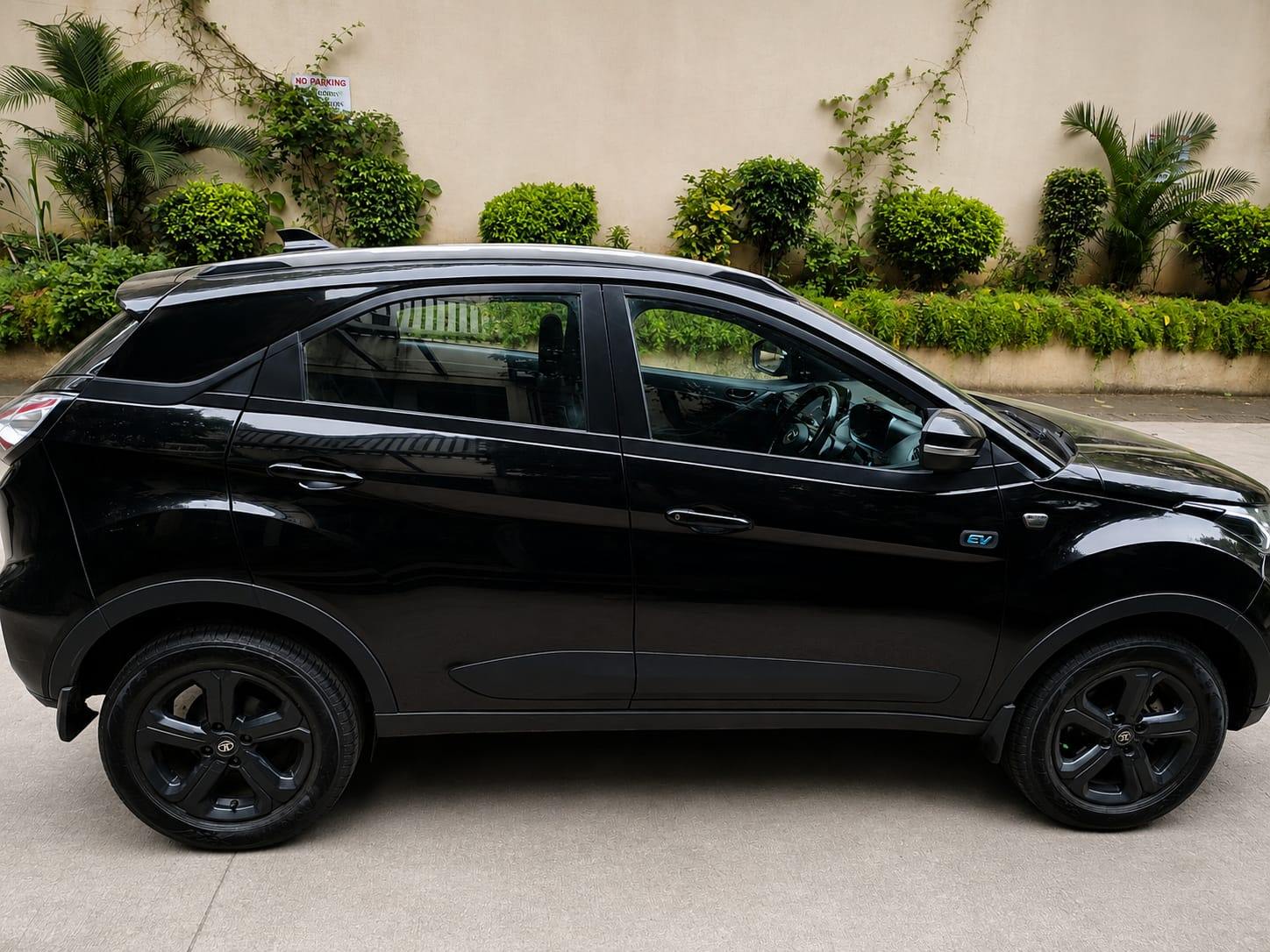 Tata Nexon EV Empowered thumbnail 5