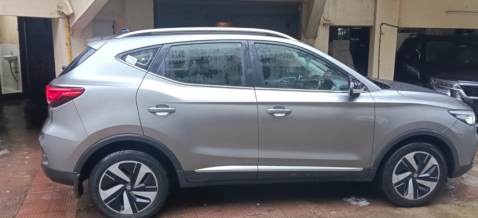 MG Zs EV Exclusive Plus 50.3 kWh thumbnail 2