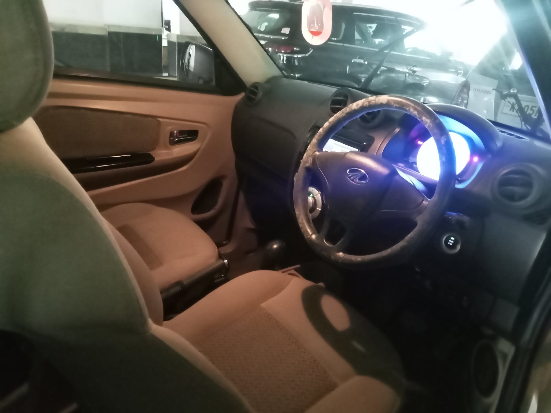 Mahindra E2O Plus P4 thumbnail 5