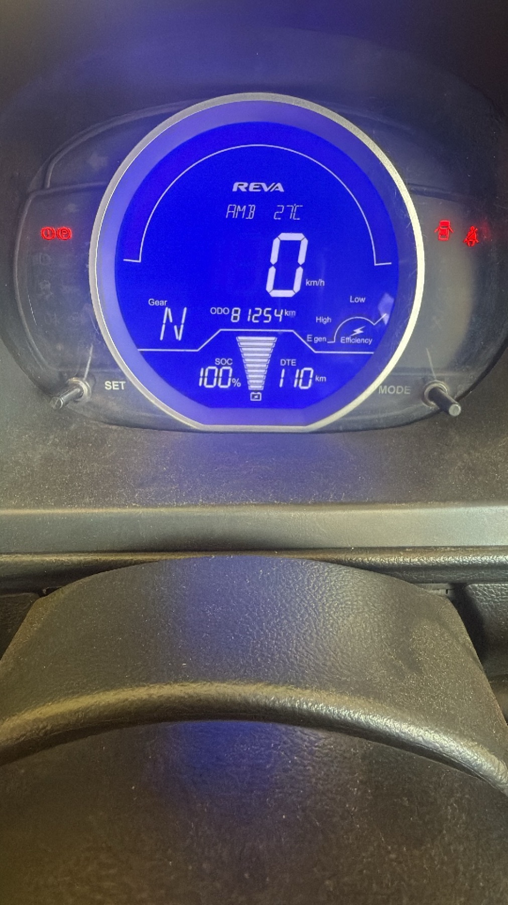 Mahindra E2O Plus P4 thumbnail 2