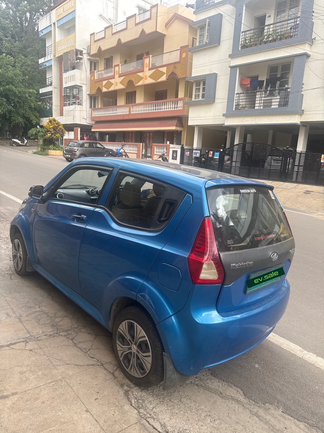 Mahindra E2O Plus P4 thumbnail 4