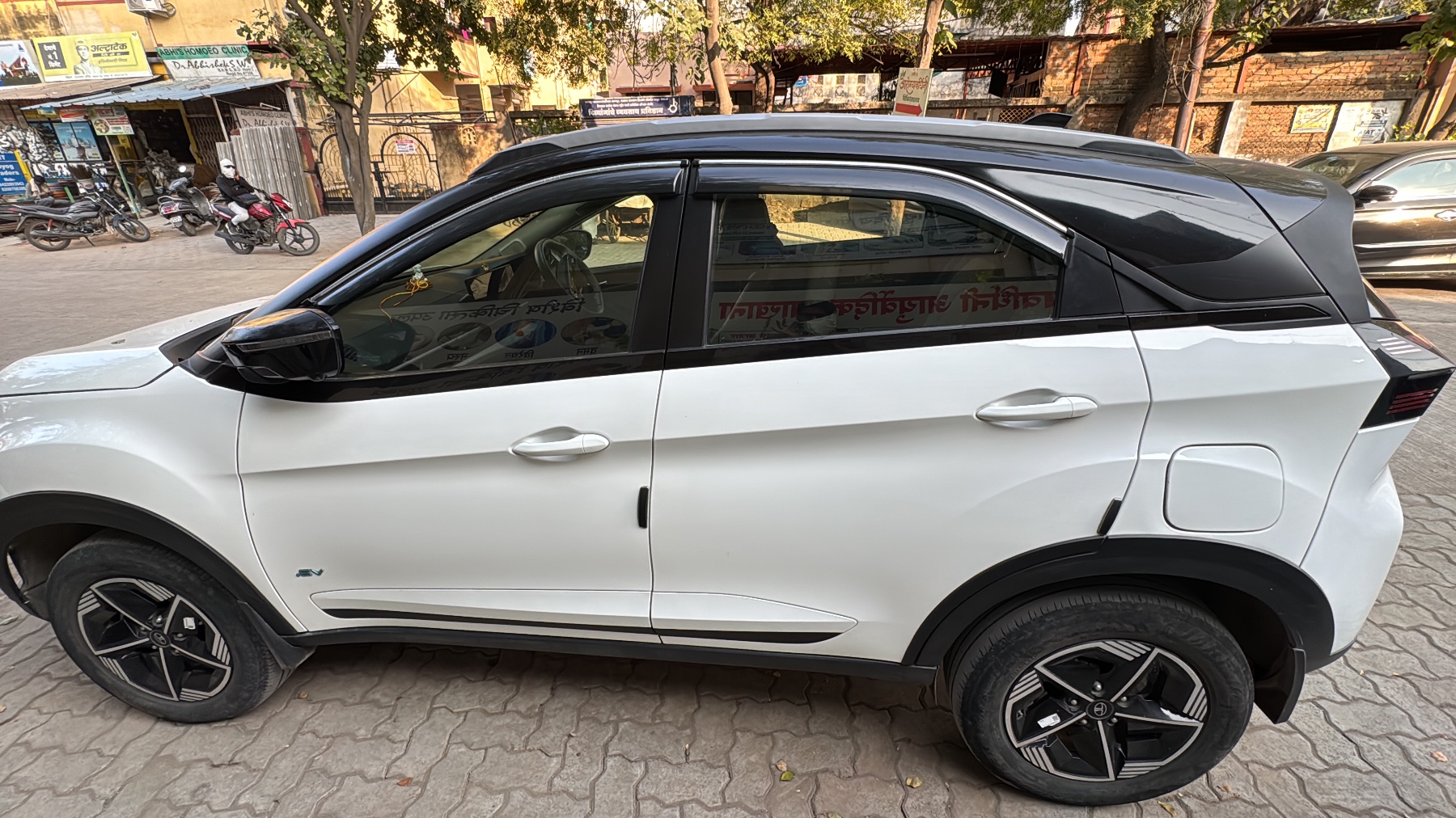 Tata Nexon EV Empowered Plus A thumbnail 4