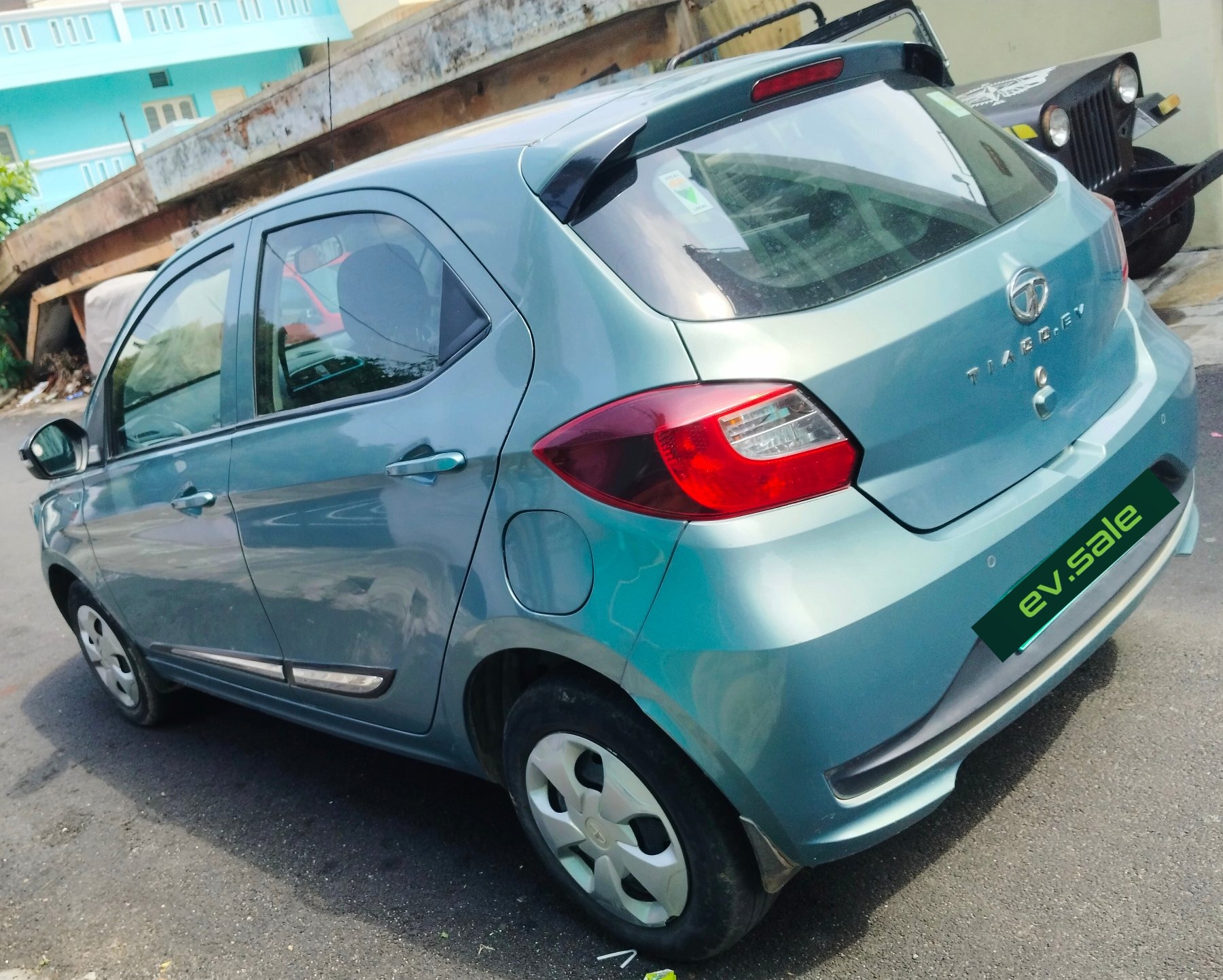 Tata Tiago EV Xt thumbnail 2