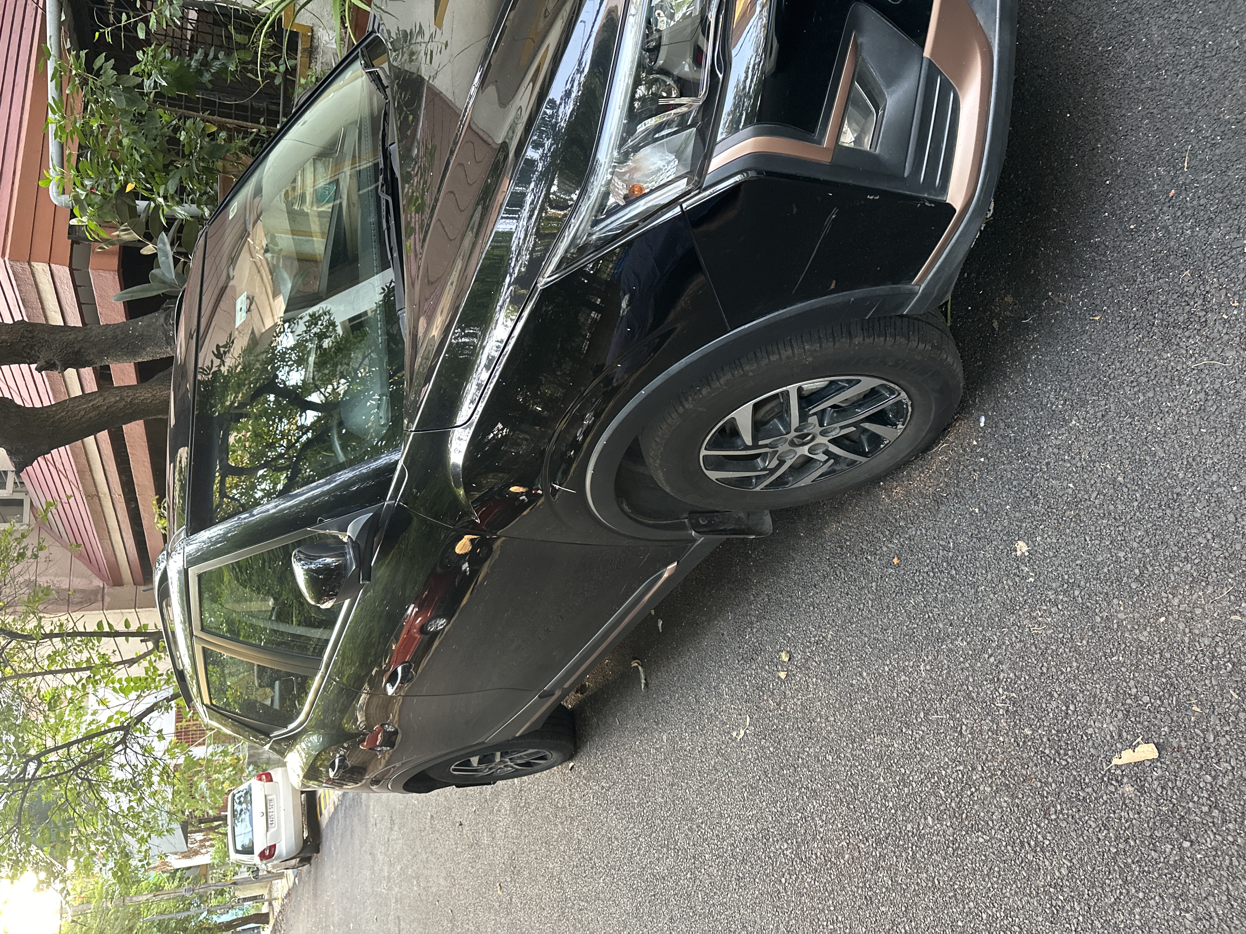 Mahindra XUV400 Ec Pro thumbnail 2