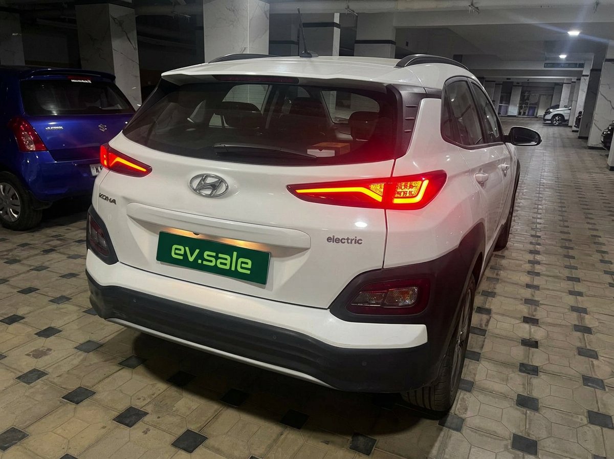 Hyundai Kona Electric Premium thumbnail 2