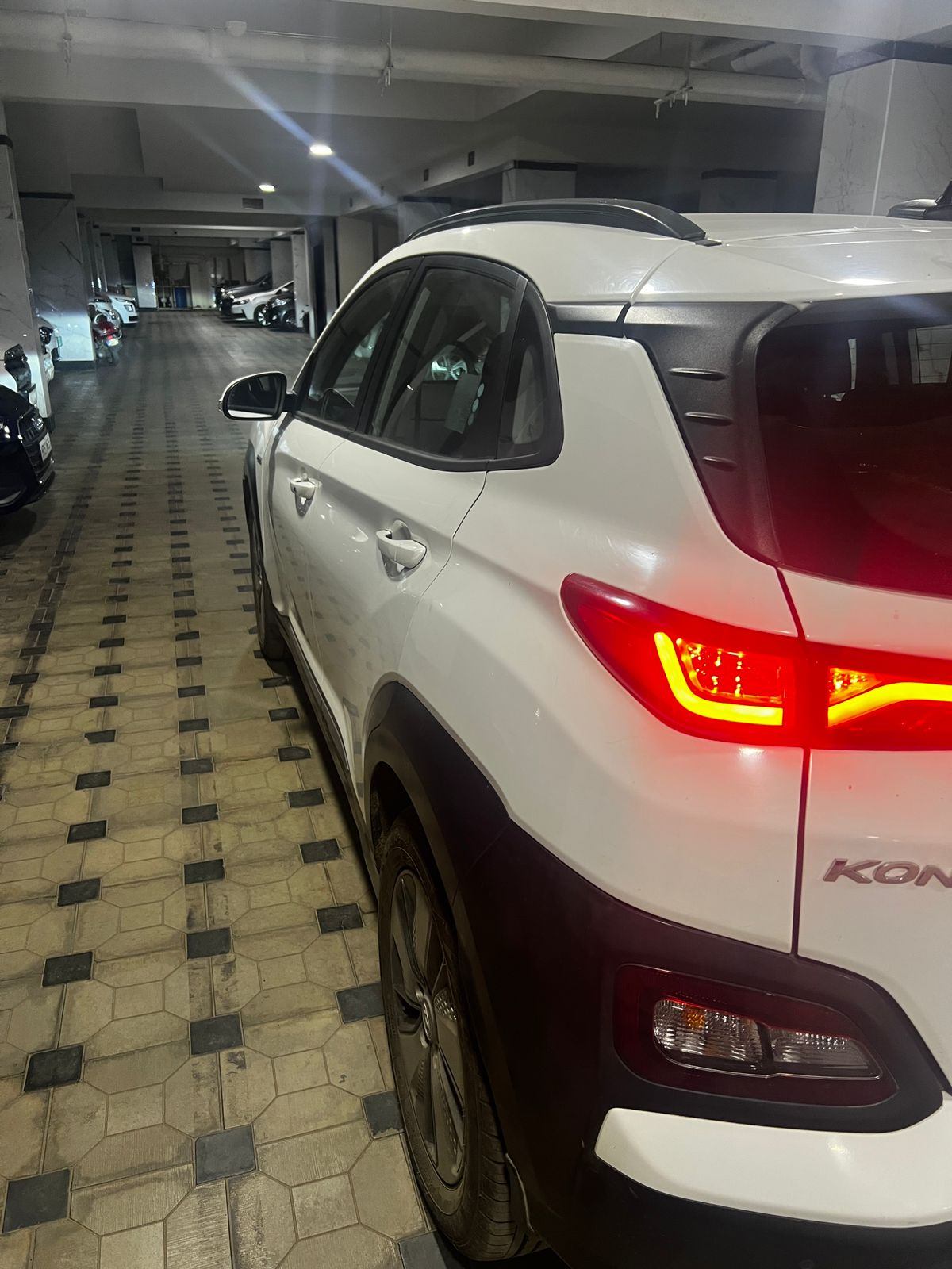 Hyundai Kona Electric Premium thumbnail 6