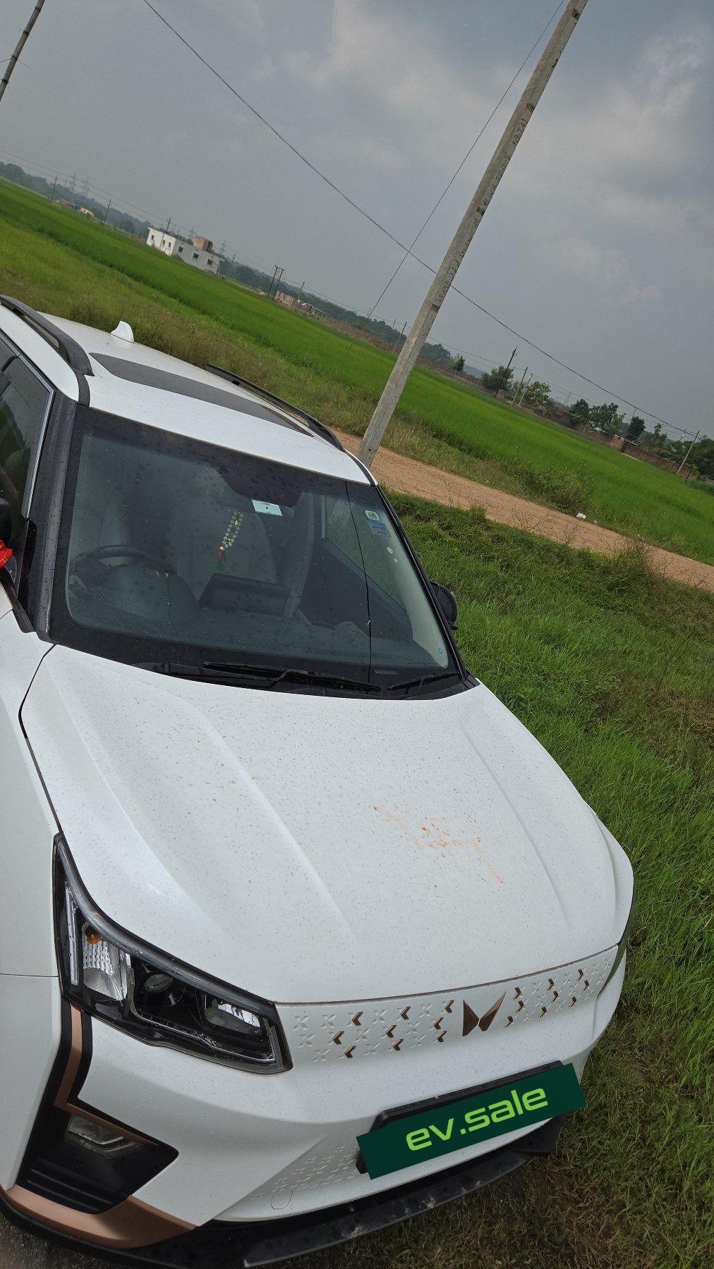 Mahindra XUV400 El Pro thumbnail 2