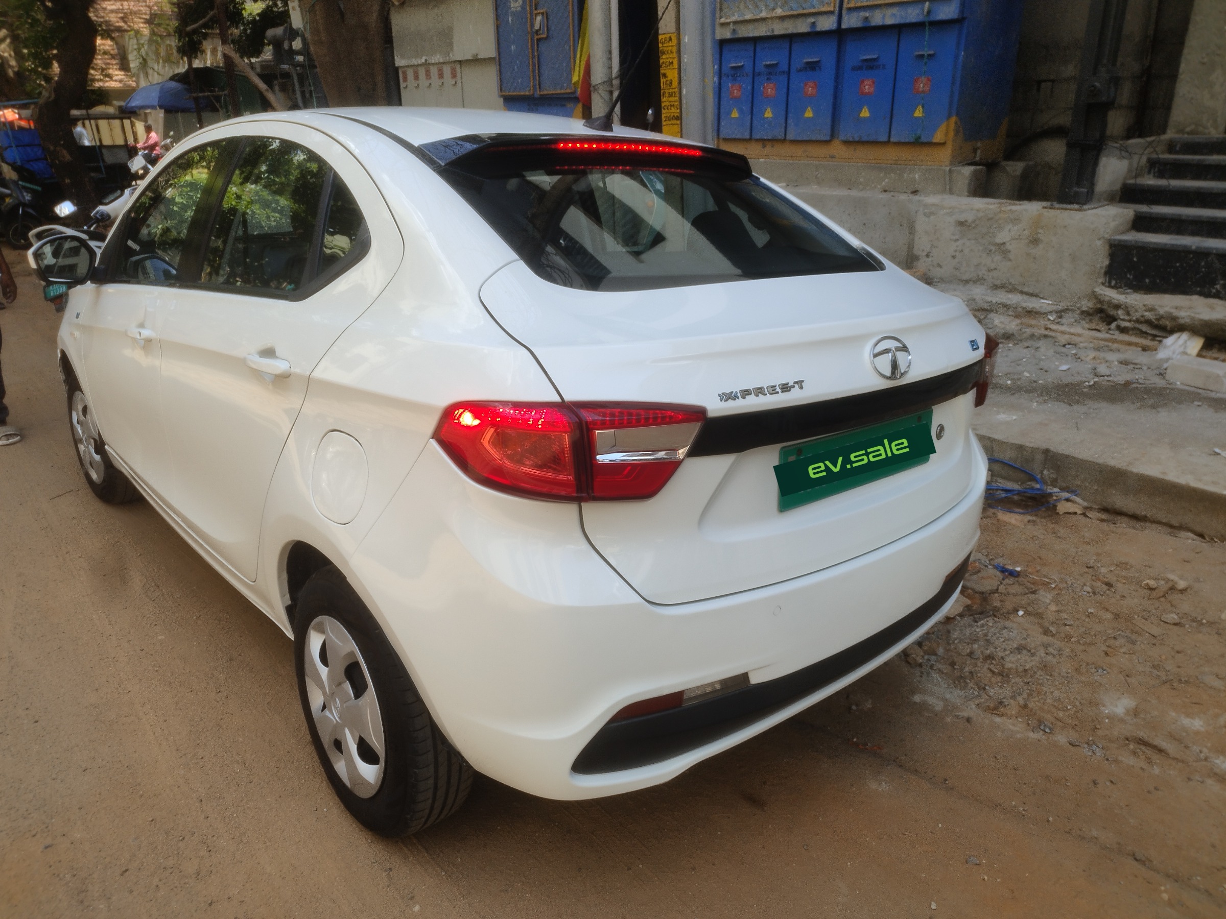 Tata Tigor EV Xe thumbnail 4