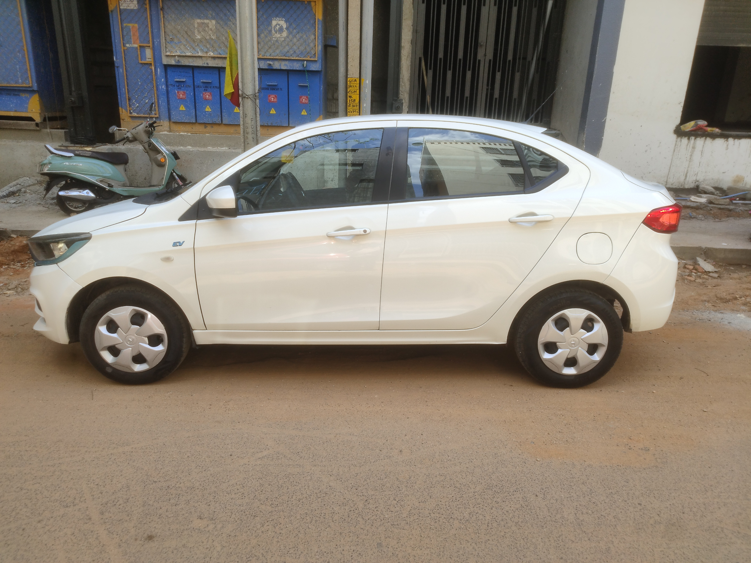 Tata Tigor EV Xe thumbnail 5