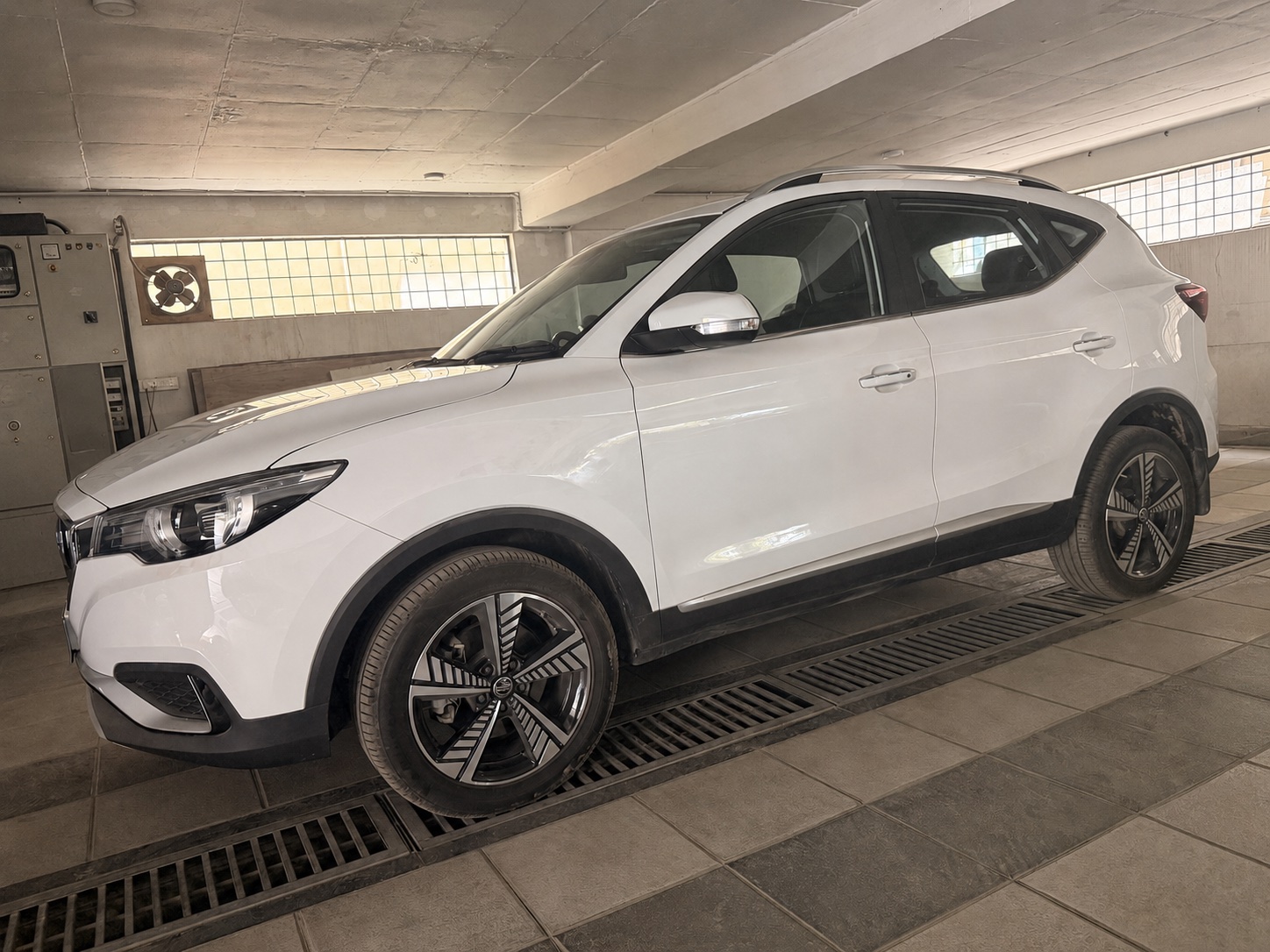 MG Zs EV Exclusive Plus 50.3 kWh thumbnail 4