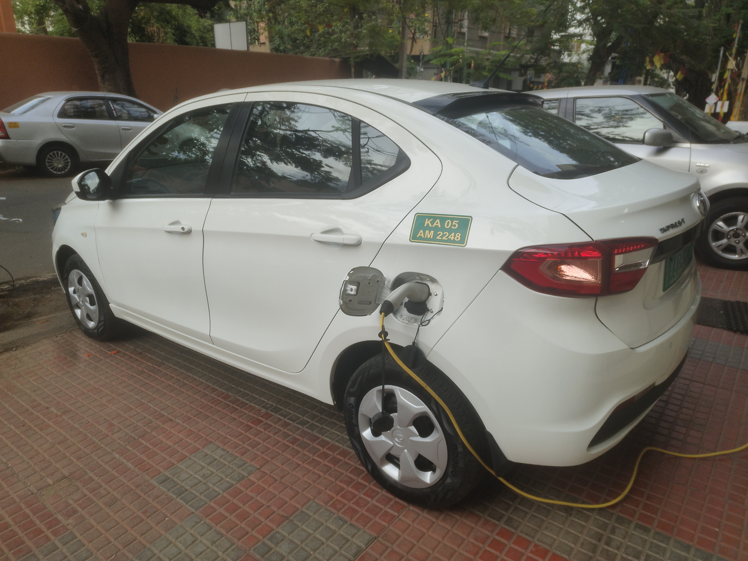 Tata Tigor EV Xe thumbnail 8