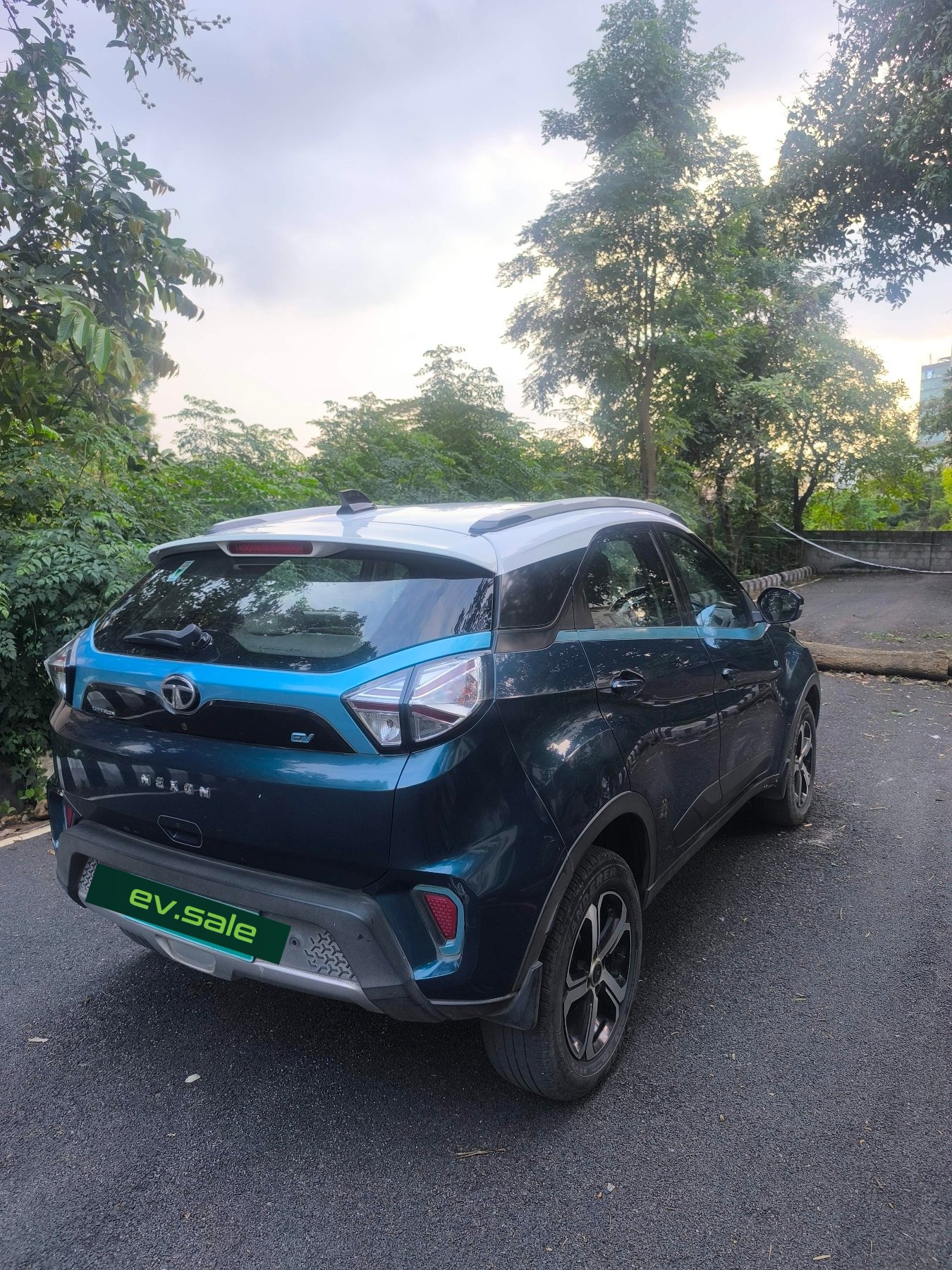 Tata Nexon EV Empowered Plus A thumbnail 4