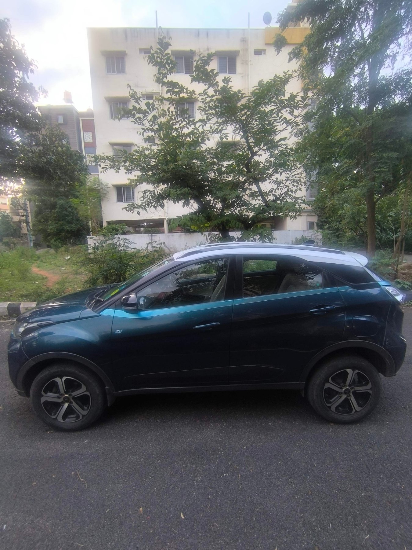 Tata Nexon EV Empowered Plus A thumbnail 8