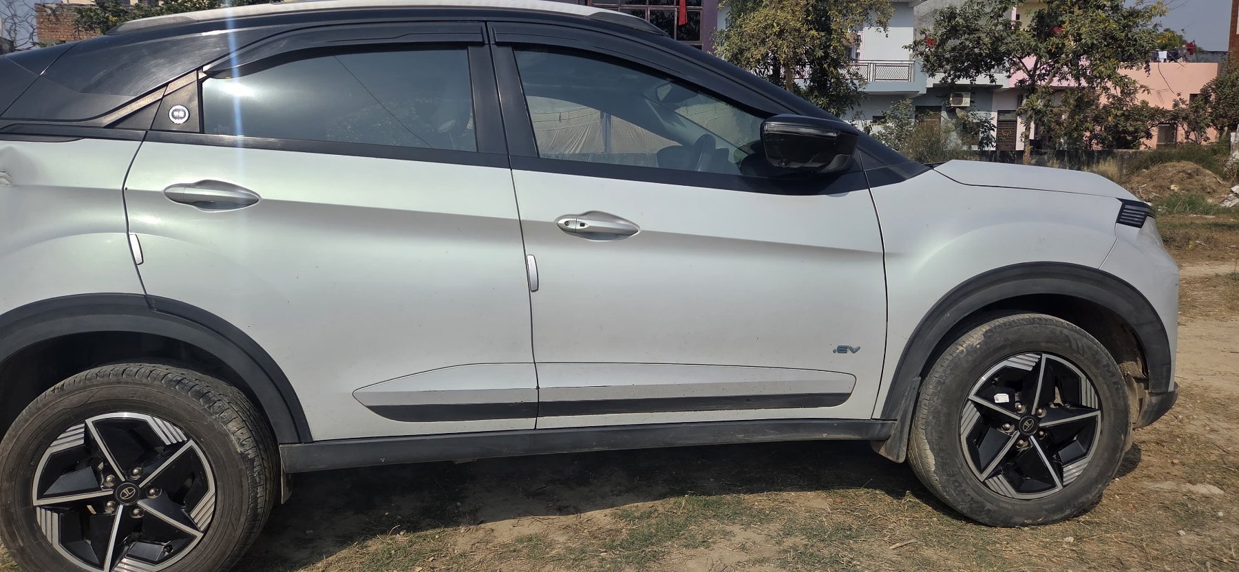 Tata Nexon EV Empowered thumbnail 3