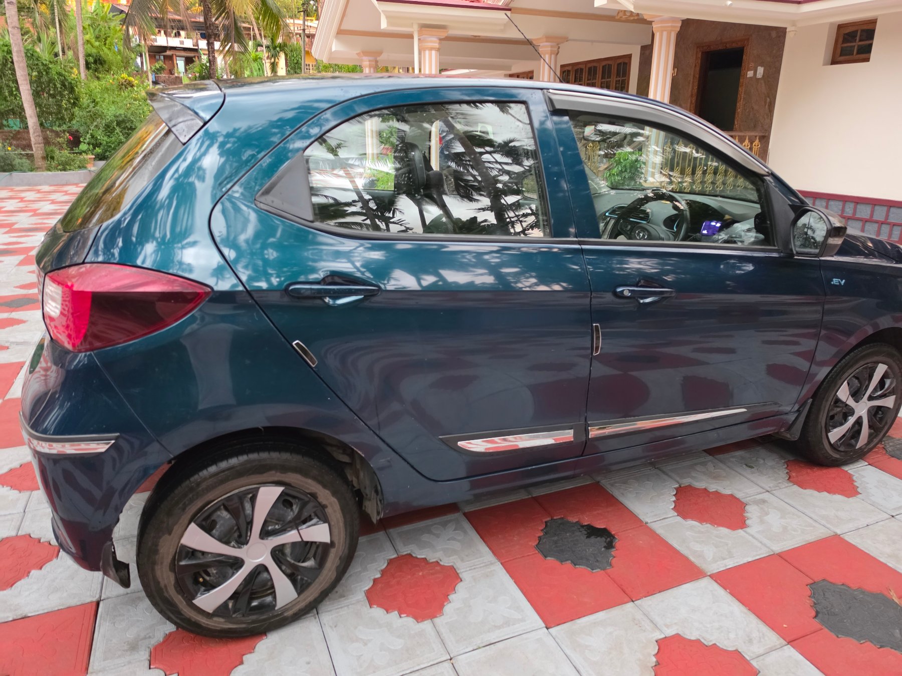 Tata Tiago EV Xt thumbnail 5