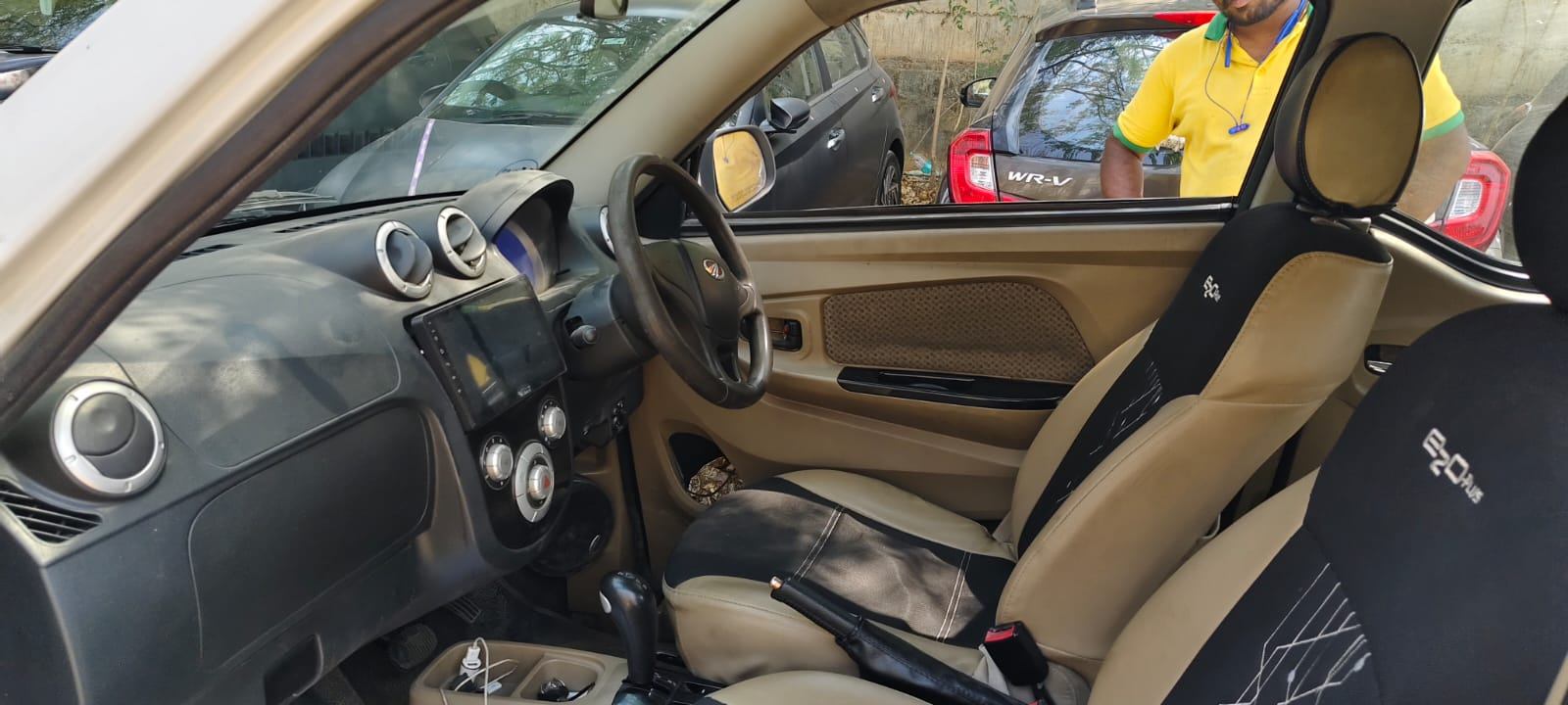 Mahindra E2O Plus P4 thumbnail 10