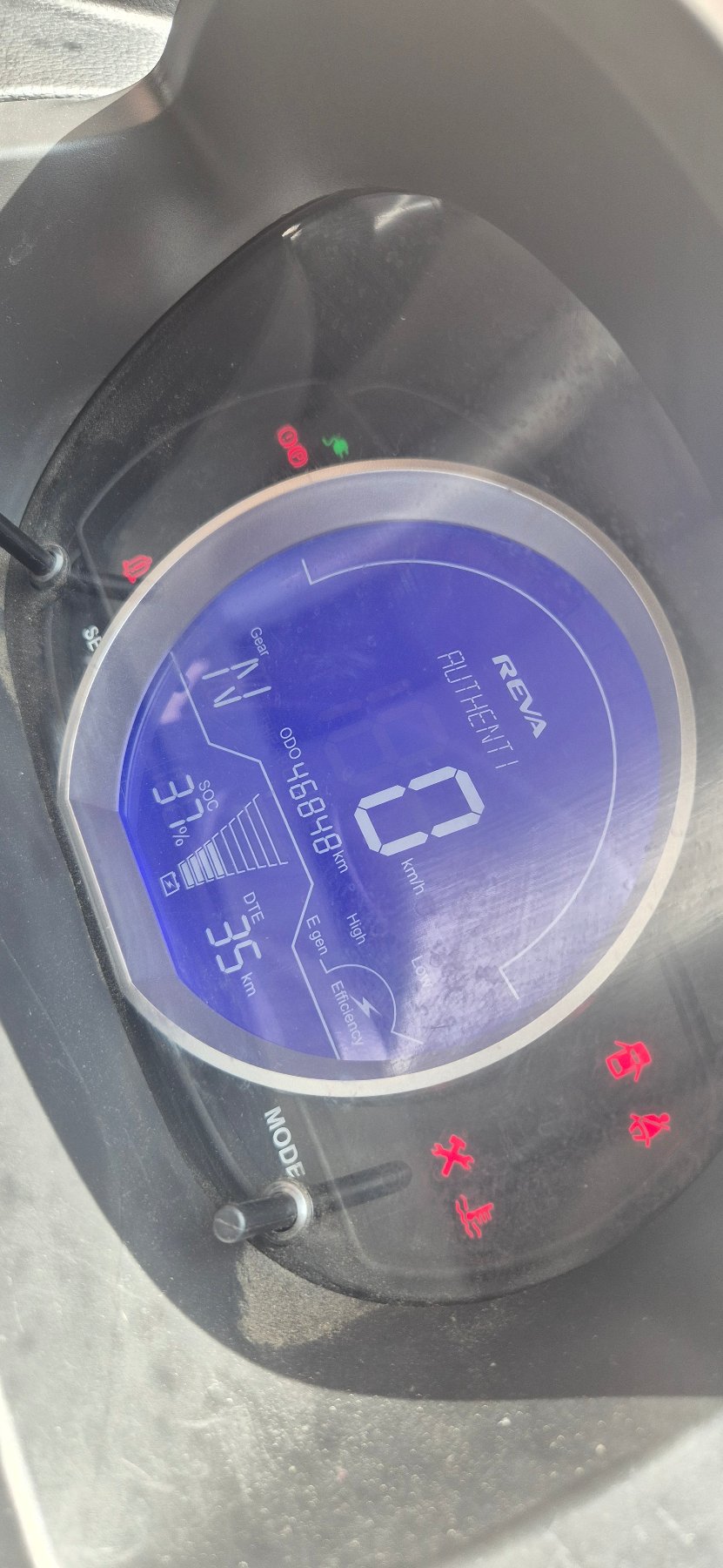 Mahindra E2O Plus P4 thumbnail 6